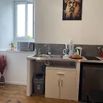 La Domus Lemaitre 9 - Parking - Tv - Wifi - Belgique Appartement Bavay
