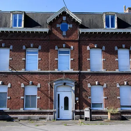 La Domus Lemaitre 9 - Parking - Tv - Wifi - Belgique דירה